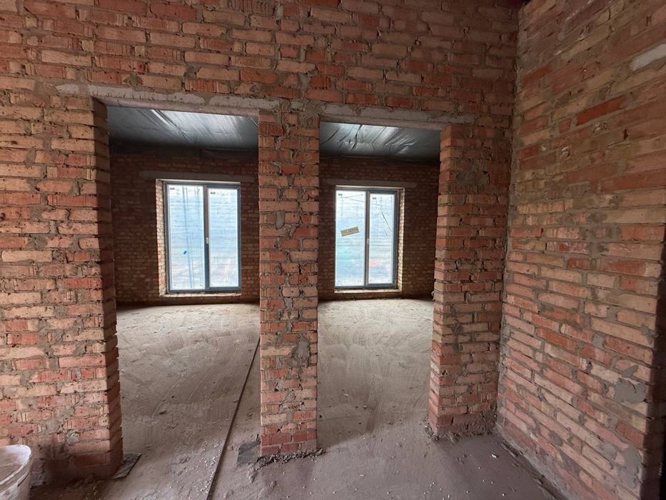 Продаж кутового котеджу