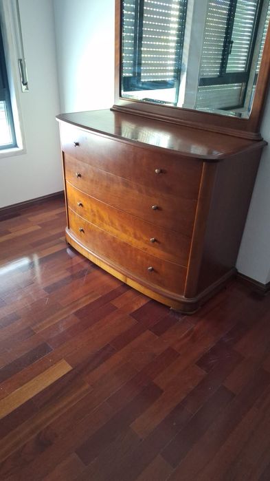 Cómoda de Madeira com Espelho