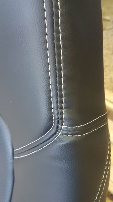 Cadeira novas pele sintética. Só as costas. Aceito propostas.