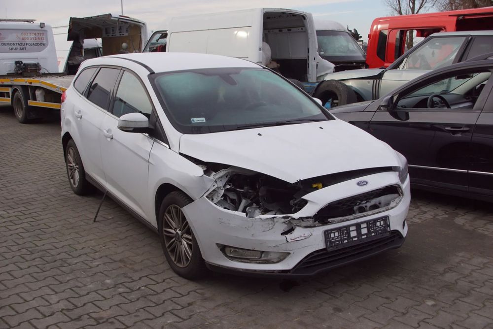 Auto na części - Ford Focus MK3 Lift 1.0 EcoBoost 125 KM M1DA CV6R-7002-PG 7VTA 2017R Silnik Skrzynia Drzwi Maska Błotnik Klapa Zderzak Lampa Lusterko Szyba Deska Kokpit Sterownik Moduł Czujnik Licznik Wyświetlacz Kierownica Panel