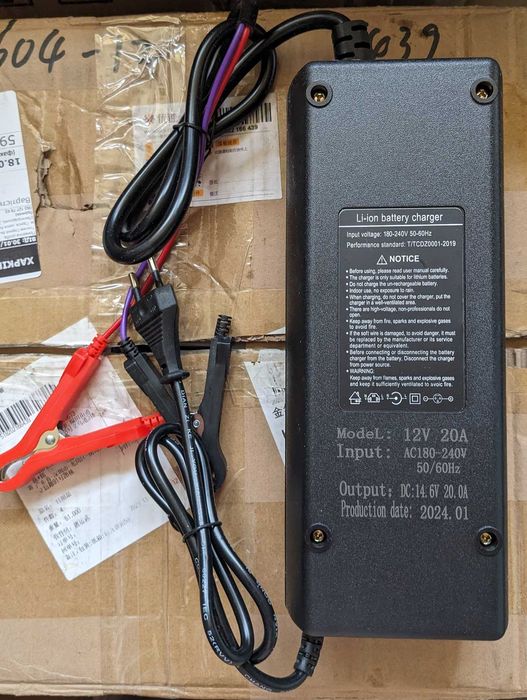 Зарядний пристрій 12V 14.6V LiFePO4 4S 5А 10A 20А з кулером