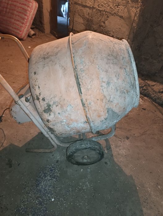 Продам бетономешалку