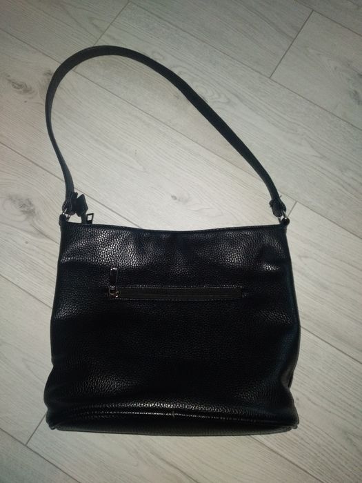 Torebka czarna plus gratis ciuszki