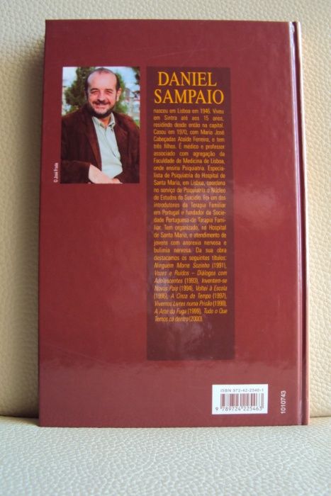 ' Inventem-se novos pais ' de Daniel Sampaio - Portes Grátis