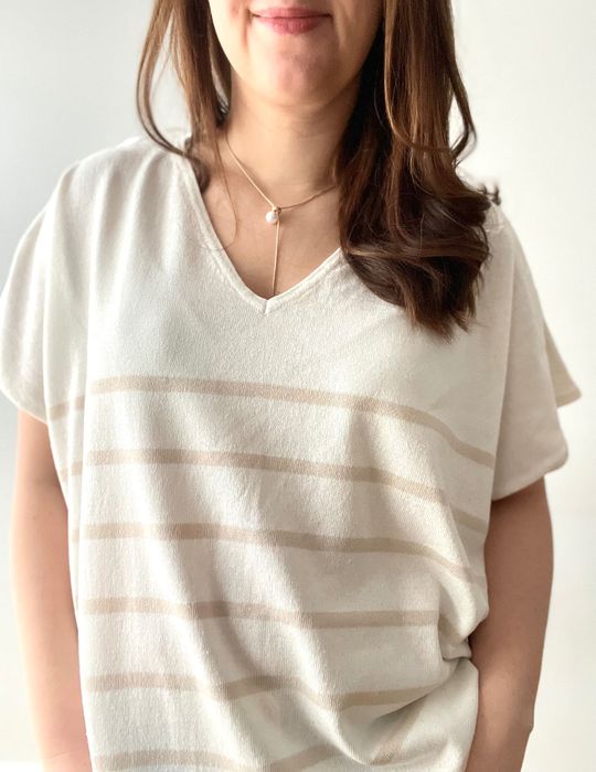 Lniany sweter oversize w paski biały beżowy w serek plus size 46