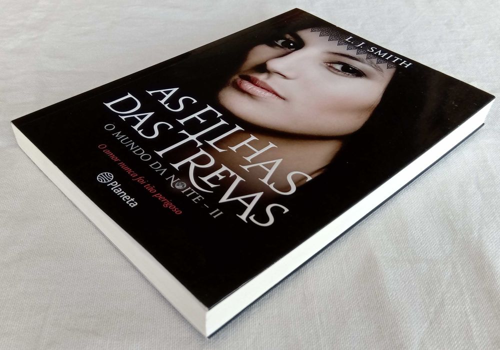 Livros de L.J Smith Mundo da Noite 4 volumes (Preço Conj)