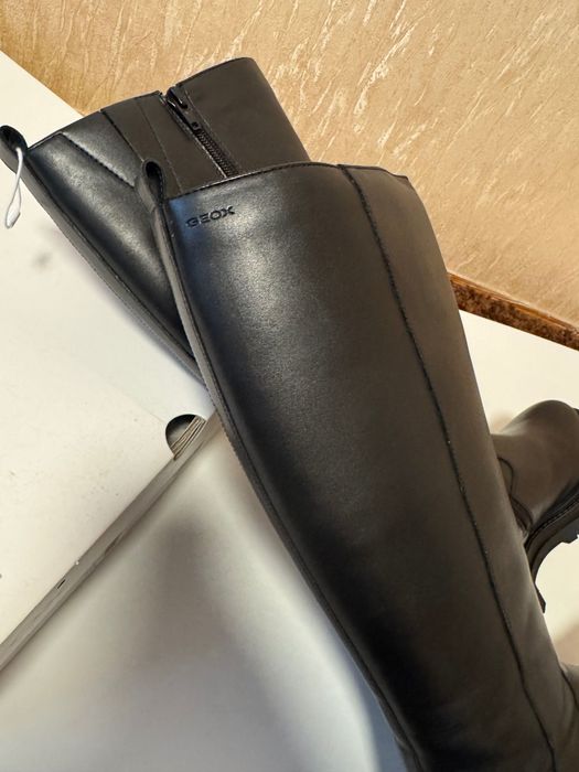 Жіночі зимові сапоги Geox