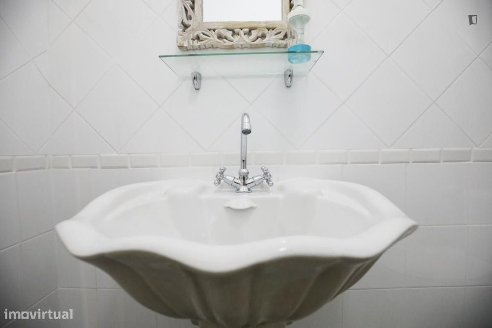 Quarto - localizado em Ajuda Lisbon