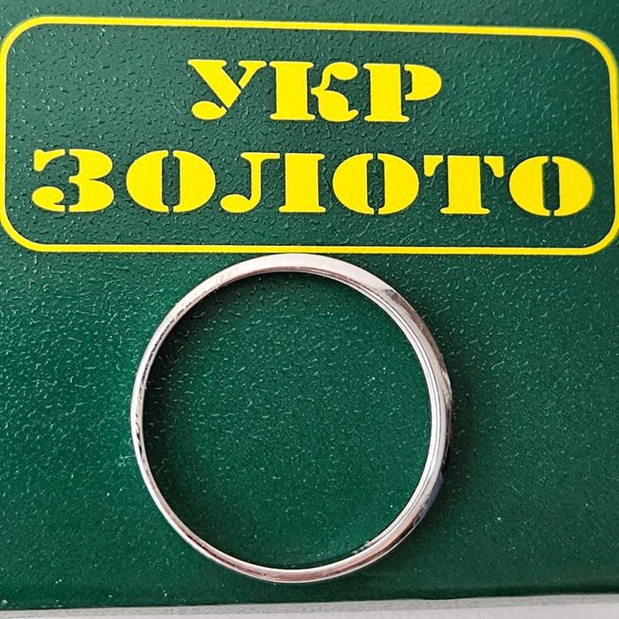 Каблучка кольцо біле золото 18,5 розмір