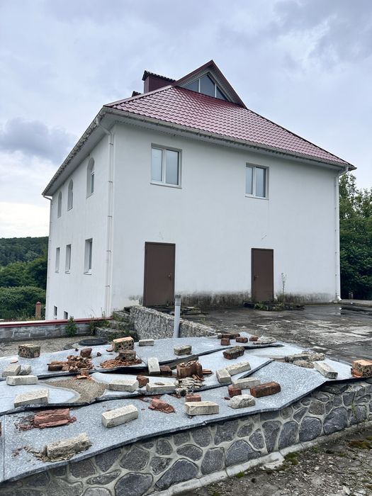 Продажа здания в пригороде