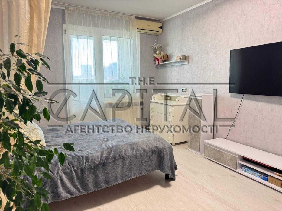 Продам двокімнатну квартиру в ЖК Крістер Град