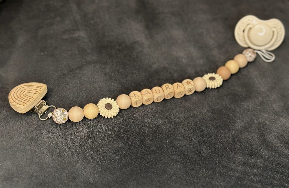 Zawieszka do smoczka personalizowana laura niemowle