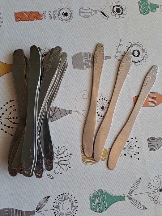 Столовые ножи двадцать  штук