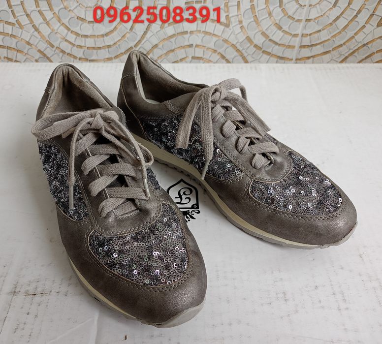 Кроссовки женские, фирма Dockers