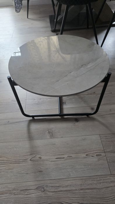 Stolik kawowy z ceramicznym blatem