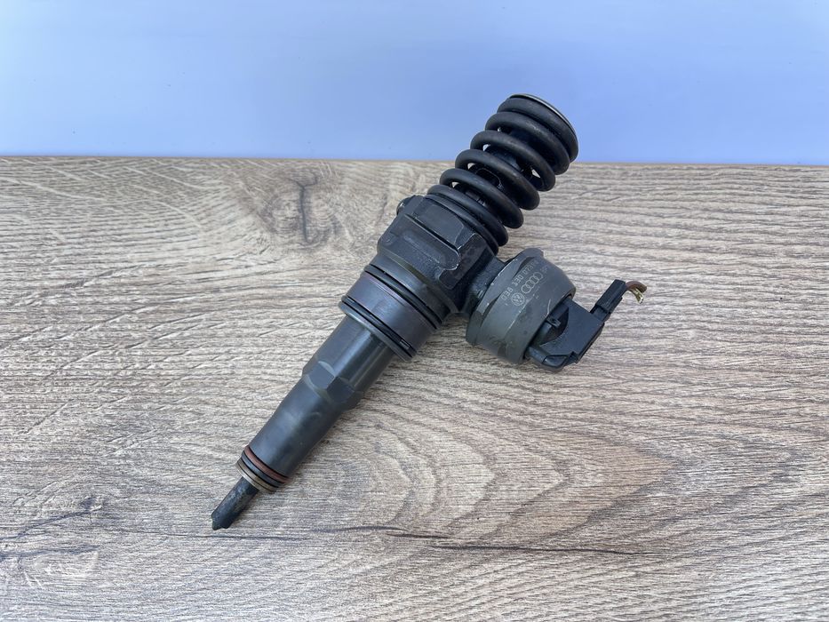 Насос форсунка 2.0 TDI Volkswagen /Skoda /Audi 0414720312 038130073BQ