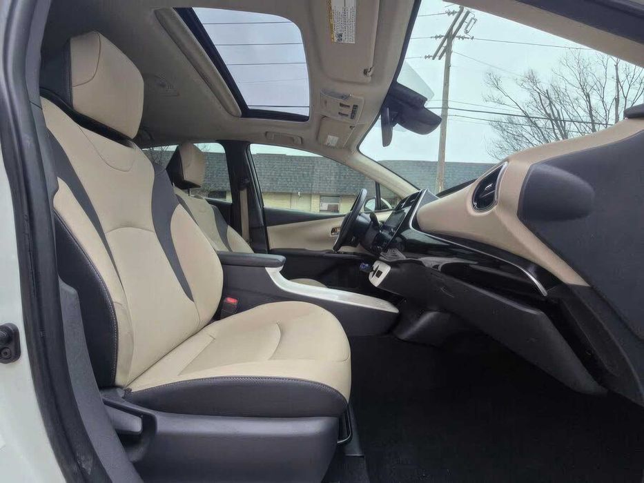 Toyota Prius      2017