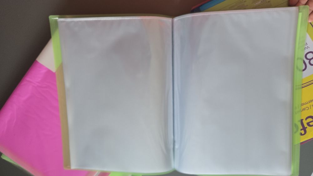 Capas plásticas de micas e dossiers