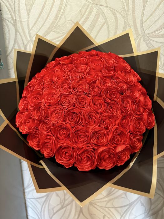 Букет роз из атласной ленты