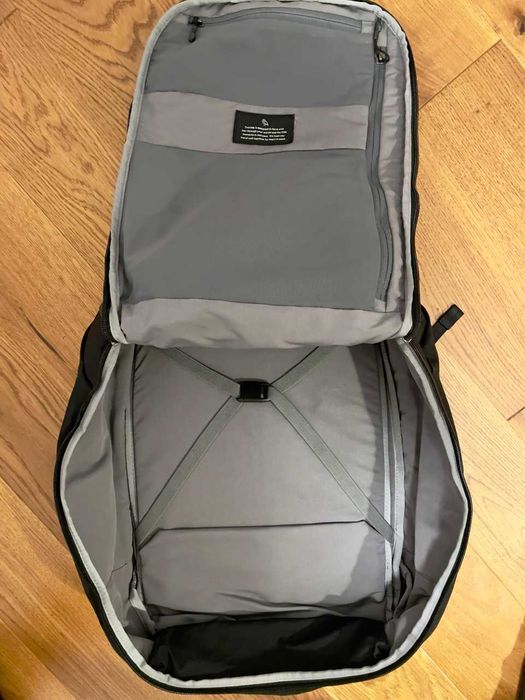 Bellroy Transit Backpack 28L czarny – bardzo dobry stan, okazja!