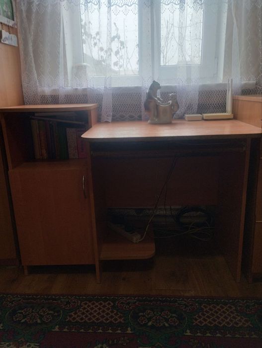 Шафа, стіл і тумба!  Терміново, не дорого!