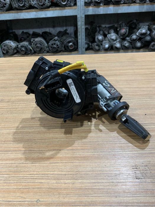 Подрулевой переключатель с замком зажигания на Opel Insignia