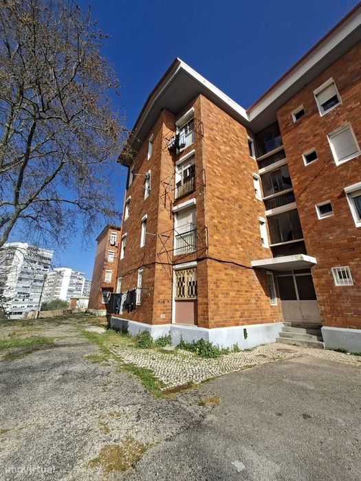 Apartamento T2 no rés do chão com 56m²