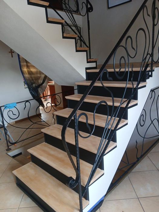 Cyklinowanie bezpyłowe, renowacja schodów, olejowanie, lakiery, kleje