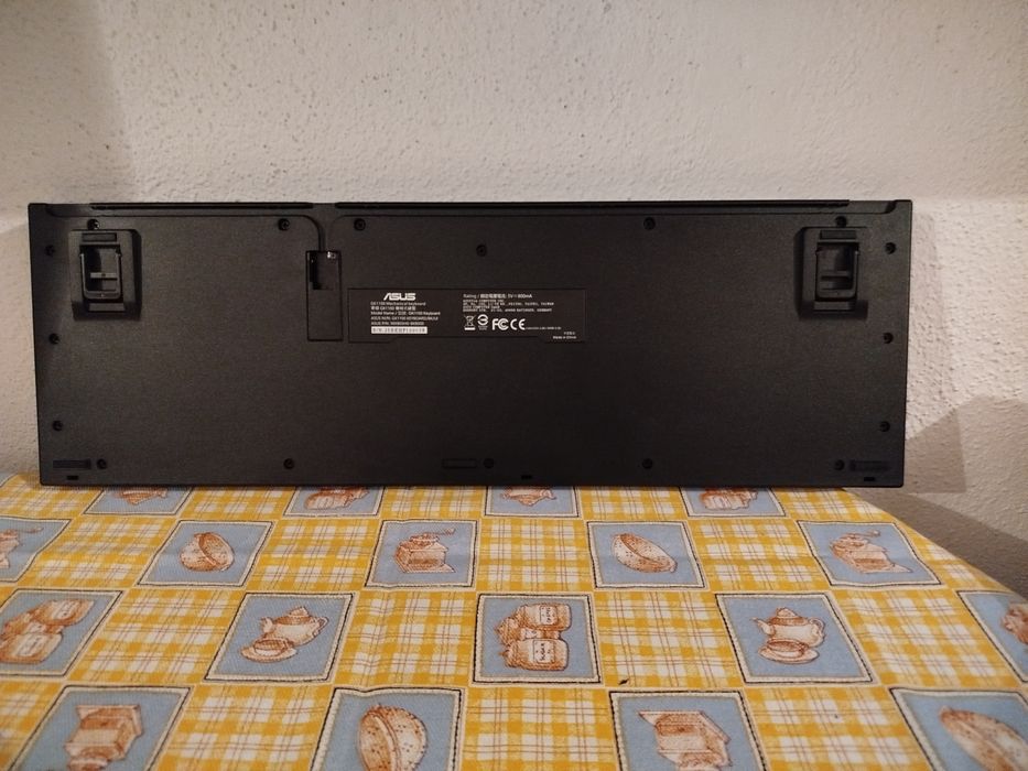 2 Teclado mecânico Asus GK1100 / HP 300