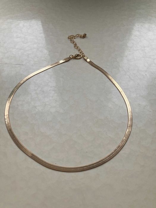 Łańcuszek w kolorze złotym