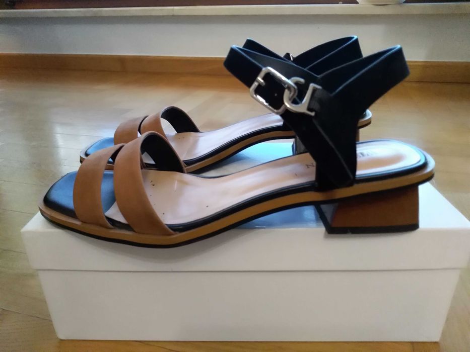 Sandały na obcasie Wittchen rozmiar 39