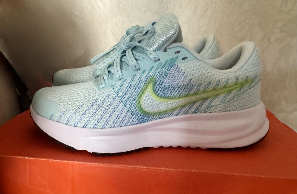 Кросівки Nike Run Defy Road  37р, 24 см