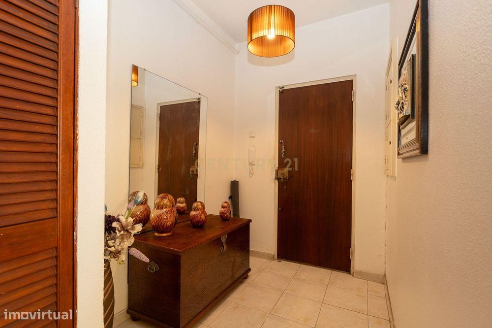 T1 Pronto a Habitar em Massamá – Localização Privilegiada e Excelente