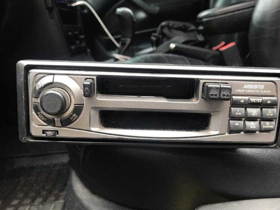 Автомагнитола Clarion