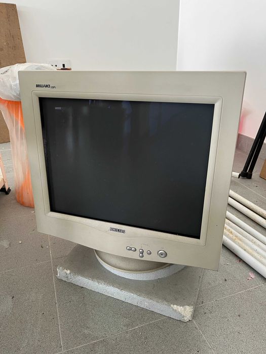 Monitor CRT philips brilliance 109p4