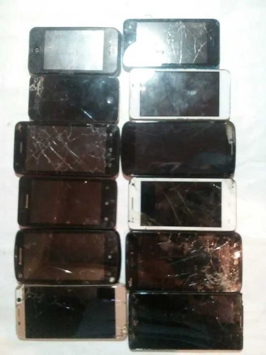 Продам сенсорні телефони на запчастини.