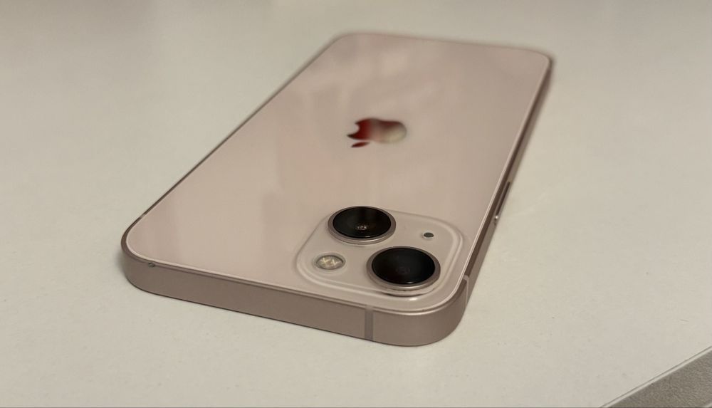Iphone 13 różowy