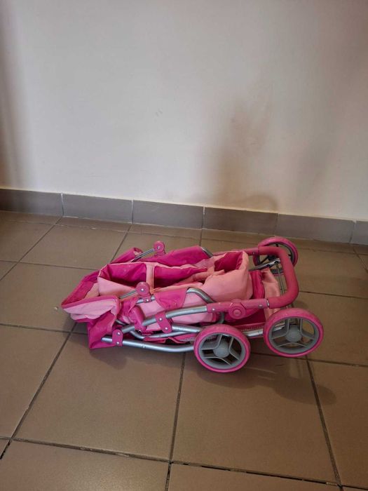 Візок для ляльок.