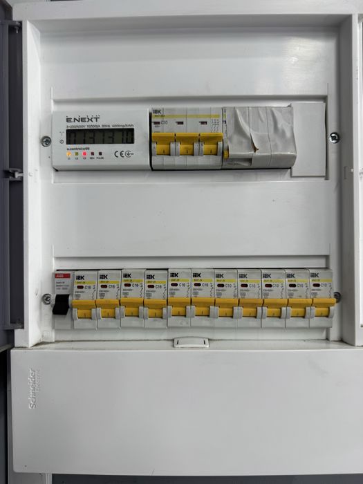 Продам гараж (детейлінг студію) з якісним ремонтом