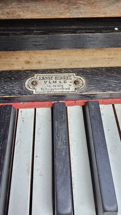 Harmonium antigo  de foles