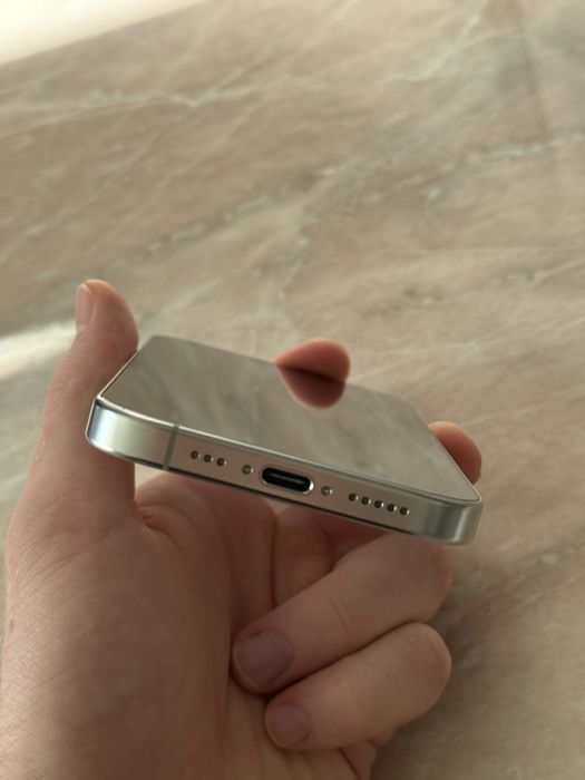 iPhone 16 Pro 256GB White Titanium