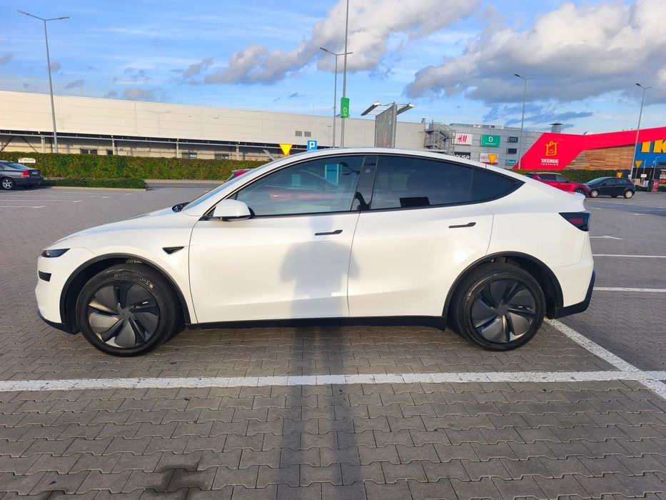 Tesla Model Y Tesla Y Juniper Long Range RWD niski przebieg