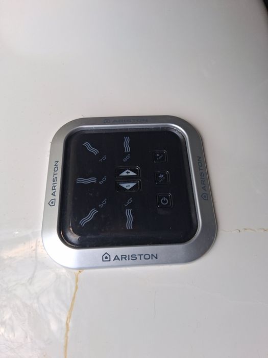 Бойлер Ariston 80 літрів
