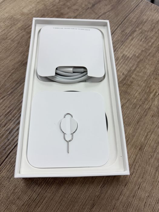 Продам  Apple iPhone 13 128Gb