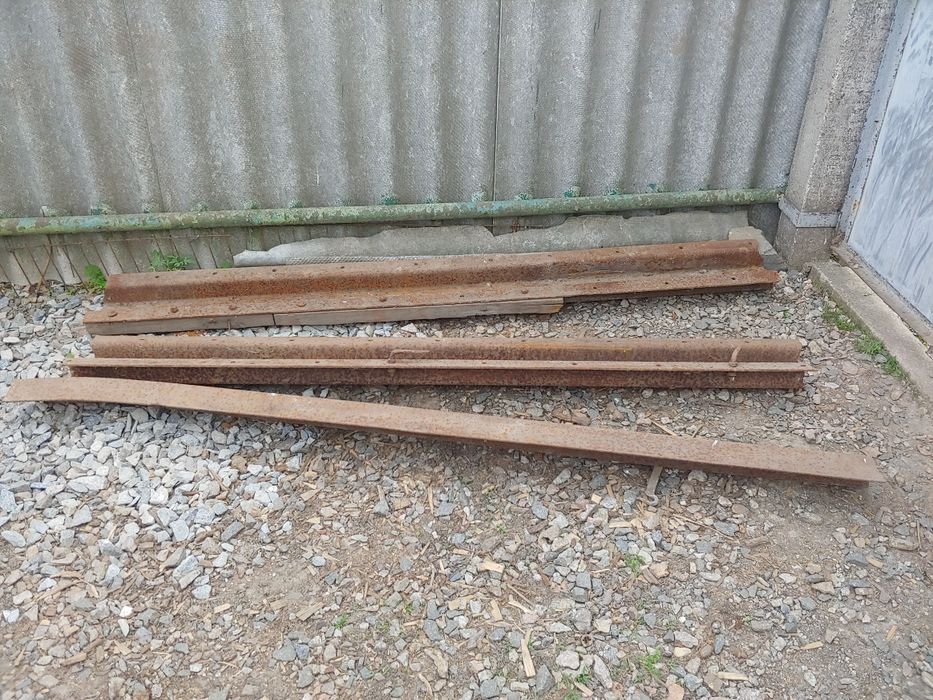 Продаю металические столбики