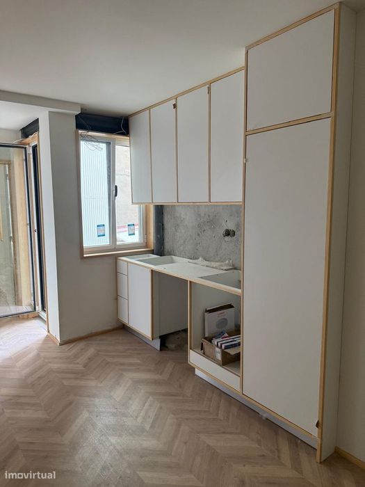 T2 com Varanda – Rua da Fábrica, Porto CO — Cedofeita, Santo Ildefonso, Sé, Miragaia, São Nicolau E Vitória, Porto