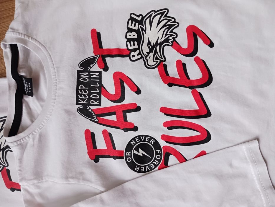 Bluzeczki chłopiec białe 126 i 122 bliźniaki