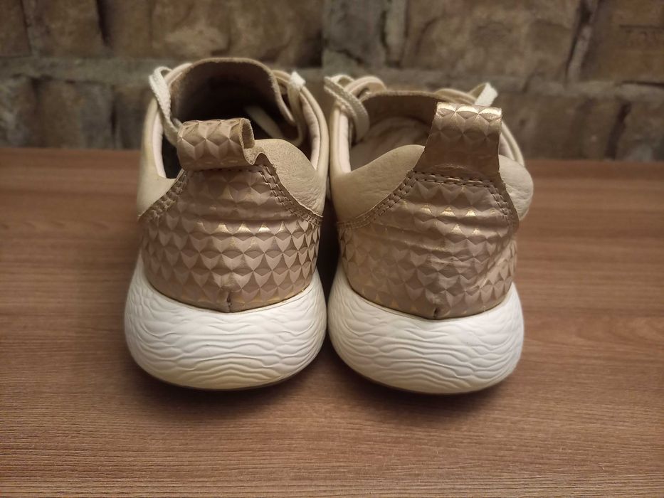 Кроссовки кожаные Clarks artisan размер 38.