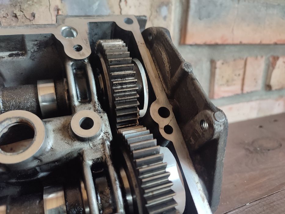 Кришка розпредвалів розпредвалов постель 1.3 Opel Combo doblo комбо до