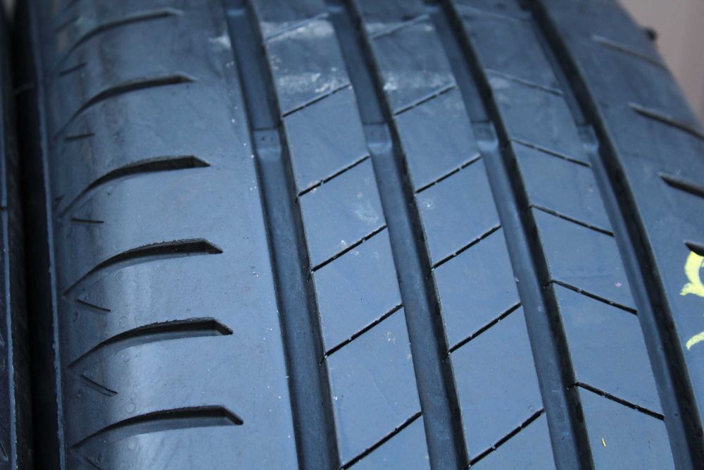 215 60 r17 Bridgestone Turanza t005